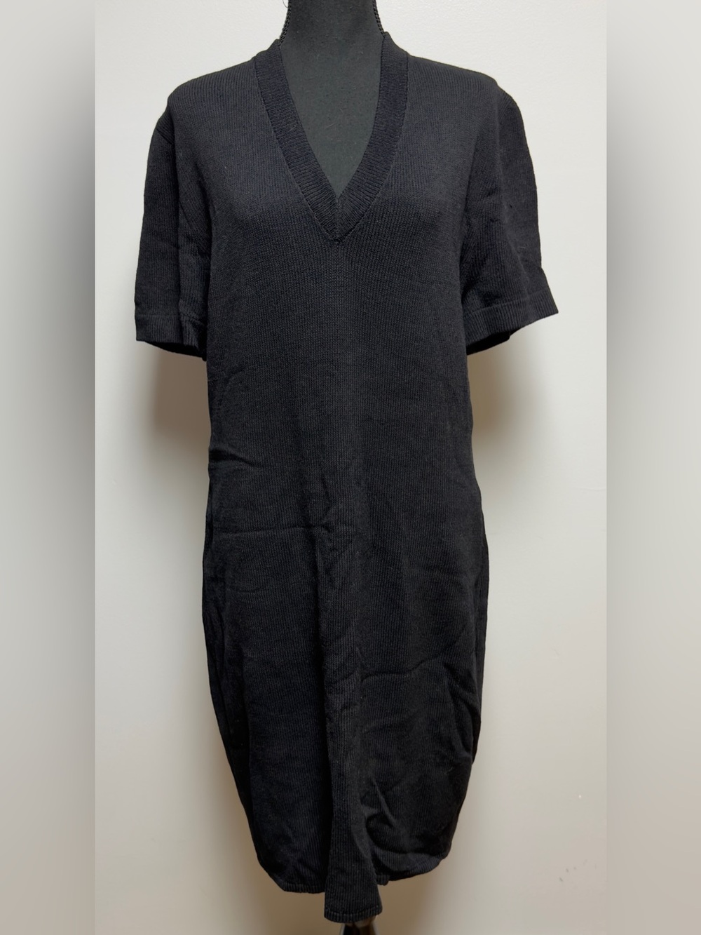 Vintage St. John Black Wool Blend Santana Knit Short Sleeve V-Neck Dress S